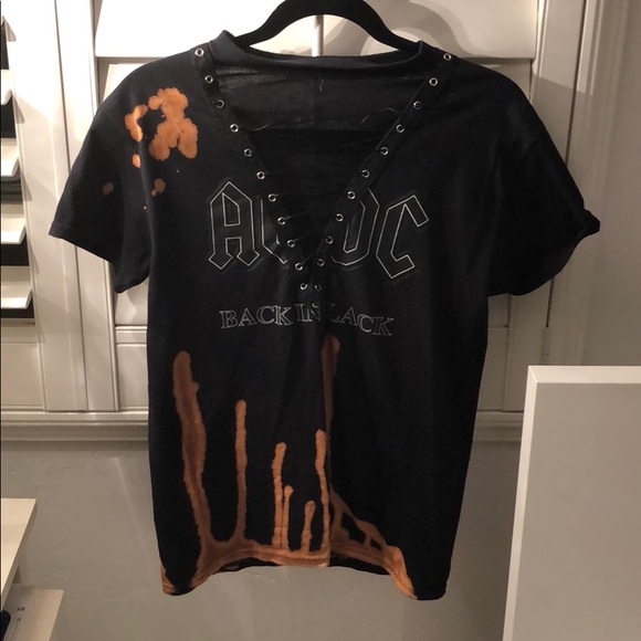 Urban Outfitters Tops - Vintage Style Band Tee🌹